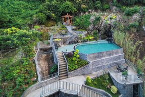 Yangshuo Mountain and City Resort