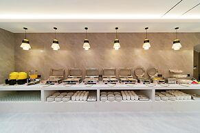 Yangshuo Mountain and City Resort