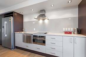 Paihia Beach Front 2 bedroom Apartment