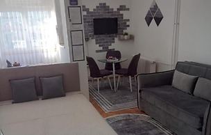 Charming Studio Apartment in Novi Pazar With City & Mountain Views