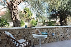 Verde Olive Three-Bedroom Holiday Home by Konnect