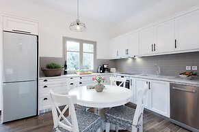 Verde Olive Three-Bedroom Holiday Home by Konnect