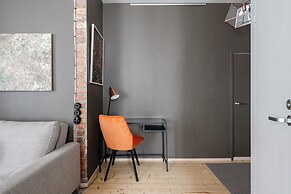 Historical Studio & Excellent Location