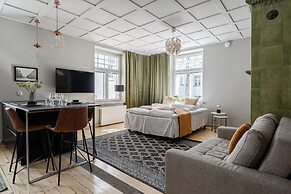 Historical Studio & Excellent Location