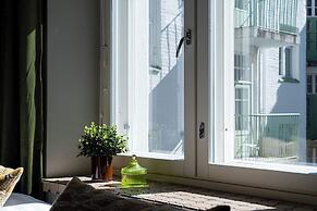 Historical Studio & Excellent Location