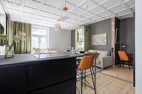 Historical Studio & Excellent Location