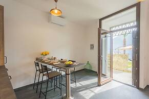 Cozy Nest on the Lake