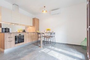 Cozy Nest on the Lake