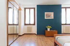 Family Lake Apartment