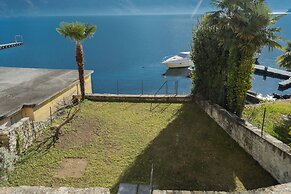 Family Lake Apartment