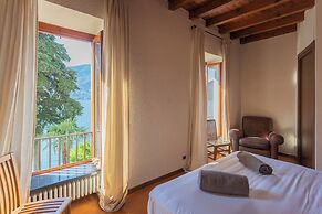Front Lake Apartment With Private Funicular