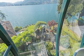 Front Lake Apartment With Private Funicular