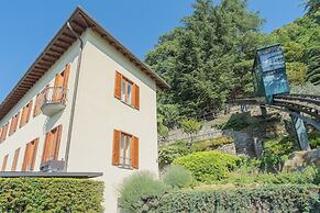 Front Lake Apartment With Private Funicular