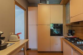 Front Lake Apartment With Private Funicular