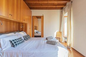 Front Lake Apartment With Private Funicular