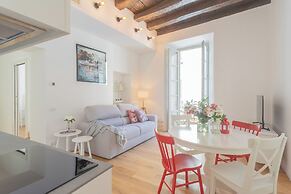 Independence Apartment With Balcony