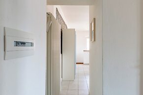 Lake View Terrace Apartment