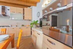 Luini 7 by Rentallcomo