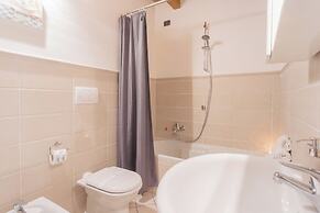 Luini 7 by Rentallcomo