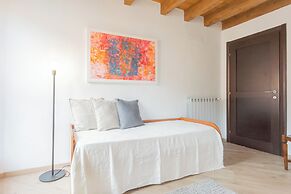 Luini 7 by Rentallcomo