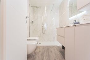 Modern & Stylish Apartment in Como City