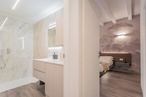 Modern & Stylish Apartment in Como City