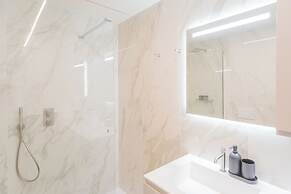 Modern & Stylish Apartment in Como City