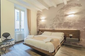 Modern & Stylish Apartment in Como City