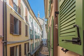 Modern & Stylish Apartment in Como City