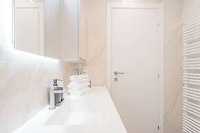 Modern & Stylish Apartment in Como City