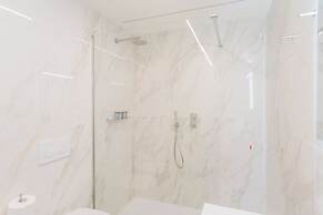 Modern & Stylish Apartment in Como City