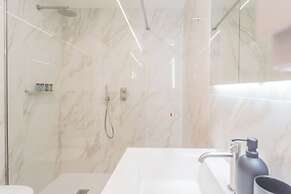 Modern & Stylish Apartment in Como City