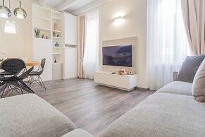 Modern & Stylish Apartment in Como City