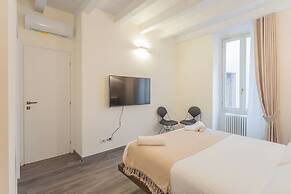 Modern & Stylish Apartment in Como City