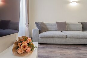 Modern & Stylish Apartment in Como City