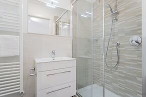 Pozzo Vertical Apartment With Garden and Parking