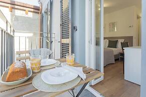 Pozzo Vertical Apartment With Garden and Parking