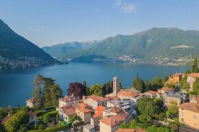 Pozzo Vertical Apartment With Garden and Parking