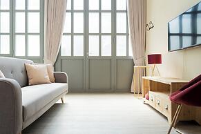 Romantic Escape City Centre With Jacuzzi & Parking