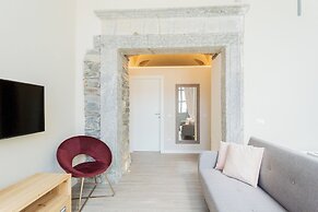 Romantic Escape City Centre With Jacuzzi & Parking