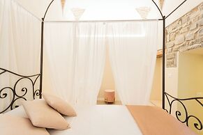 Romantic Escape City Centre With Jacuzzi & Parking