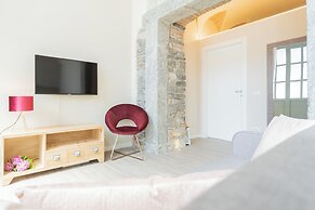 Romantic Escape City Centre With Jacuzzi & Parking