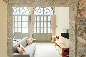 Romantic Escape City Centre With Jacuzzi & Parking