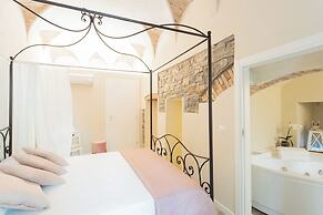 Romantic Escape City Centre With Jacuzzi & Parking