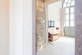 Romantic Escape City Centre With Jacuzzi & Parking