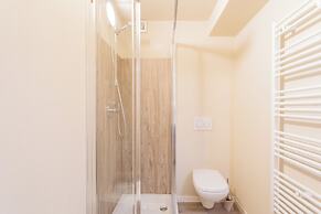 Romantic Escape City Centre With Jacuzzi & Parking