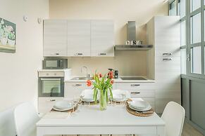 Romantic Escape City Centre With Jacuzzi & Parking by Rent all Como