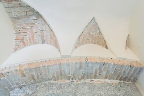 Romantic Escape City Centre With Jacuzzi & Parking