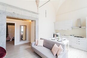 Romantic Escape City Centre With Jacuzzi & Parking