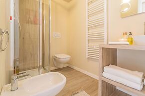 Romantic Escape City Centre With Jacuzzi & Parking by Rent all Como